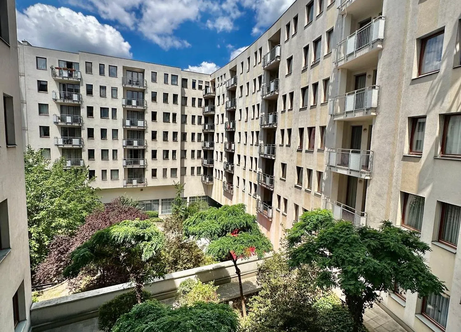 Central Apartment With Balcony Budapeszt Węgry