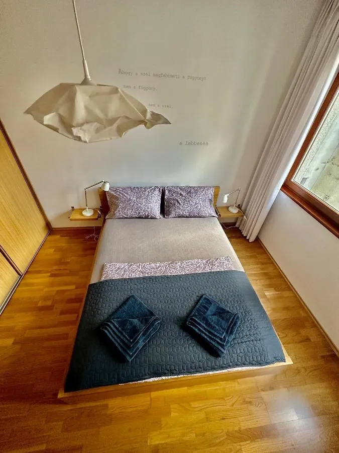Central Apartment With Balcony Budapest