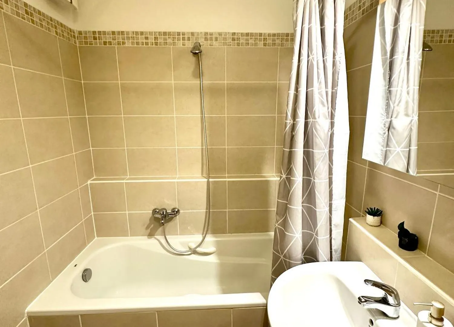 Central Apartment With Balcony Budapest