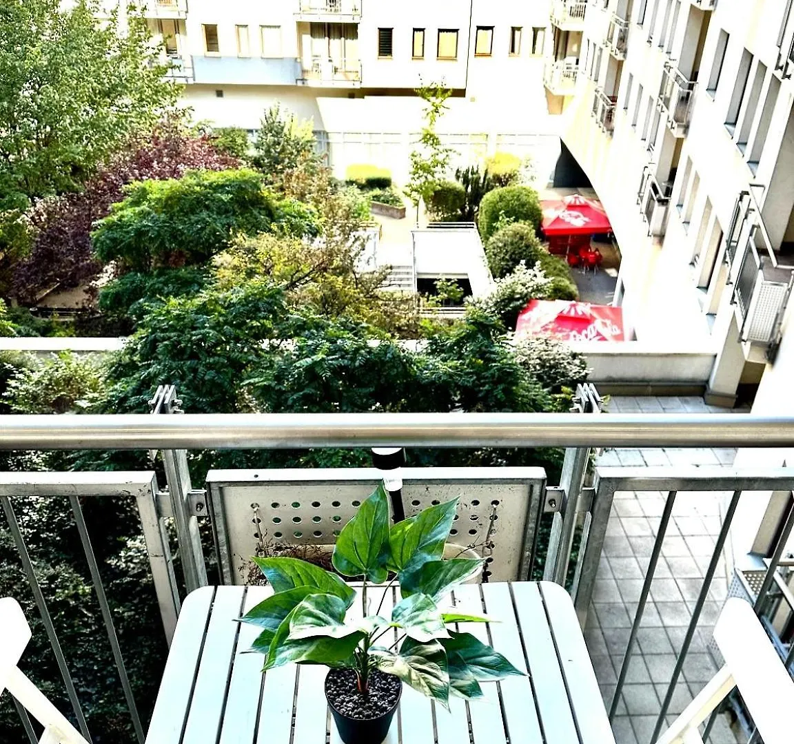 Central Apartment With Balcony Budapest